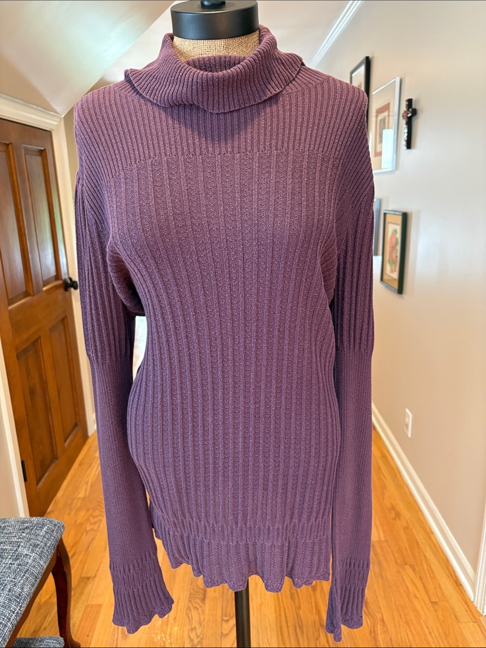 Women's Ribbed Turtleneck Sweater in Mauve